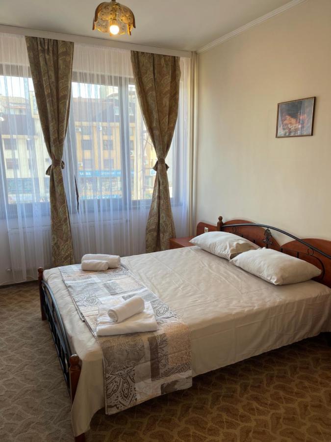 Хотел Сокол Plovdiv Exterior foto